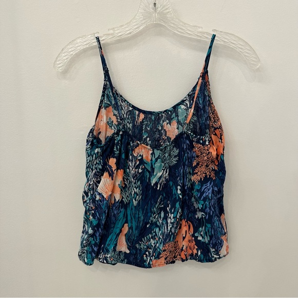 Old Navy short if not cropped camisole - Picture 2 of 6
